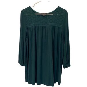 Suzanne Betro Womens Flowy Tunic Top in Teal Size Medium with Lace Eyelet Detail